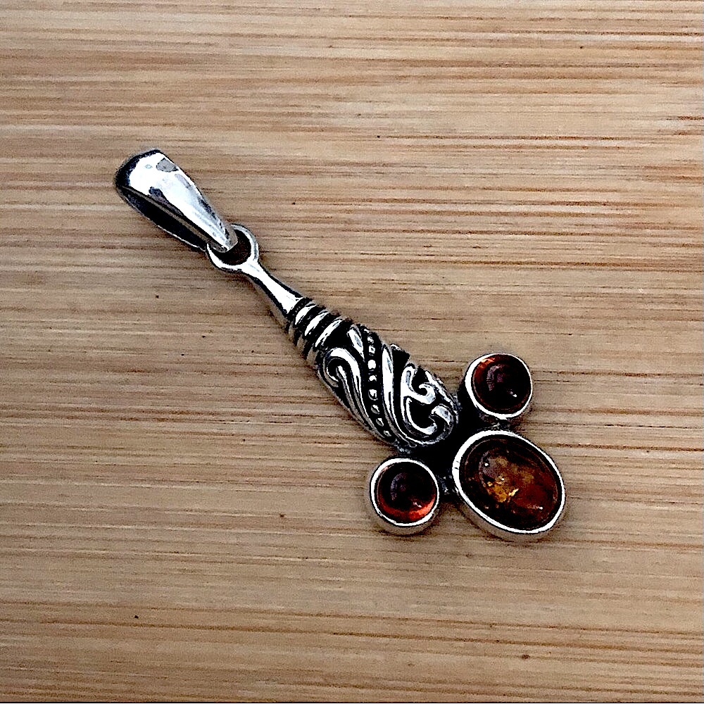 $76  Designer Estate Amber & Sterling Pendant With Designer Chain Marked IBB 925 - Picture 2 of 12